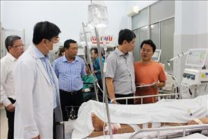 Vụ xe ô tô lao xuống vực ở Lâm Đồng: Thăm hỏi các nạn nhân đang điều trị tại bệnh viện