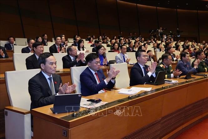 Đại biểu Quốc hội thông qua dự thảo Nghị quyết bầu Tổng Bí thư Tô Lâm, Đại biểu Quốc hội khóa XVI, làm Chủ tịch nước nhiệm kỳ 2026 - 2031. Ảnh: Lâm Khánh - TTXVN
