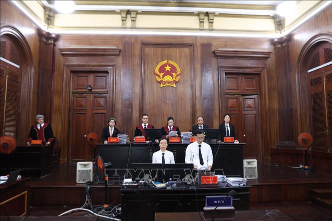 Khai mạc phiên tòa xét xử sơ thẩm vụ án sai phạm tại khu đất 39-39B Bến Vân Đồn. Ảnh: Hồng Đạt - TTXVN