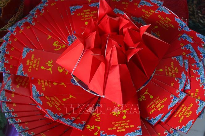 Lễ cúng Bà cầu bình an, mùa màng thuận lợi, xin tài lộc, làm ăn phát đạt. Ảnh: Duy Khương - TTXVN 
