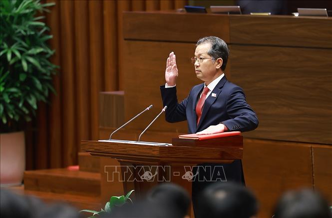 Chánh án Tòa án nhân dân Tối cao Nguyễn Văn Quảng tuyên thệ nhậm chức. Ảnh: Dương Giang-TTXVN