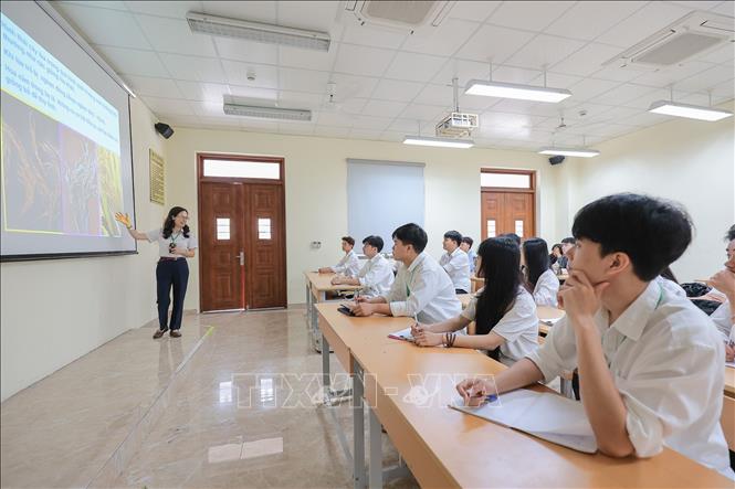 Hoạt động giảng dạy cho sinh viên Khoa Nông học. Ảnh: Lê Đông - TTXVN