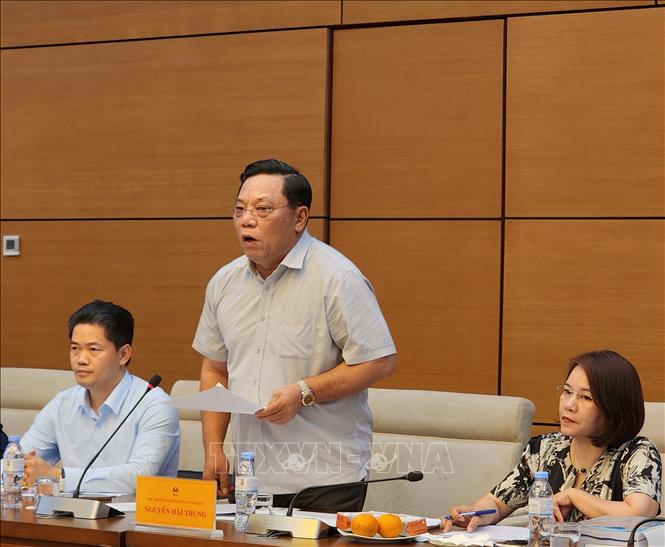 Thứ trưởng Bộ Dân tộc và Tôn giáo Nguyễn Hải Trung thông tin về các nội dung sửa đổi trong dự án Luật Tín ngưỡng, tôn giáo. Ảnh: Chu Thanh Vân - TTXVN