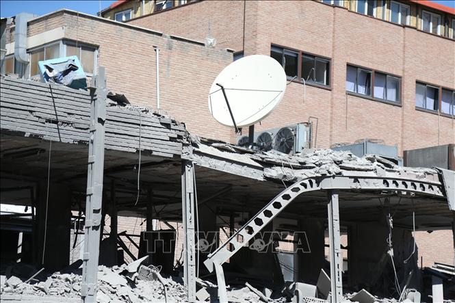 Trường học bị phá hủy sau cuộc không kích của Mỹ và Israel tại Tehran, Iran, ngày 7/4/2026. Ảnh: THX/TTXVN