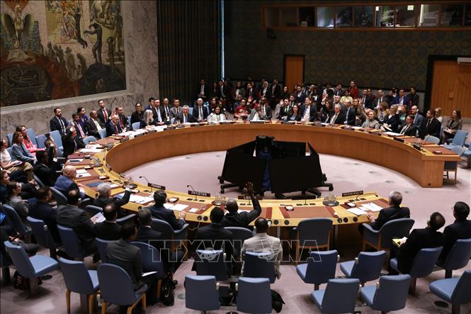 Toàn cảnh phiên họp của Hội đồng Bảo an LHQ tại New York (Mỹ) nhằm bỏ phiếu về dự thảo Nghị quyết liên quan đến an ninh eo biển Hormuz, ngày 7/4/2026. Ảnh: THX/TTXVN 
