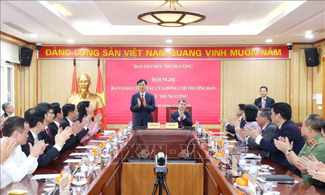 Hội nghị bàn giao công tác Trưởng ban Tổ chức Trung ương. Ảnh: Phương Hoa - TTXVN
