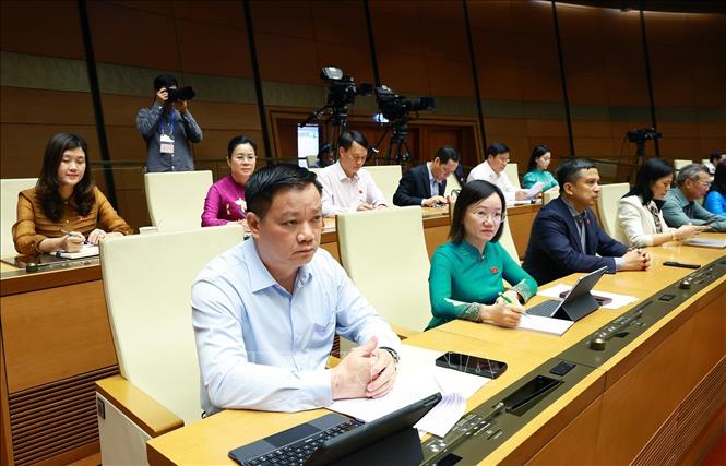 Các Đại biểu Quốc hội tham dự phiên họp toàn thể tại hội trường. Ảnh: Dương Giang-TTXVN 