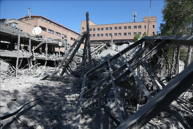 Cảnh tàn phá do xung đột tại Tehran, Iran, ngày 7/4/2026. Ảnh: THX/TTXVN