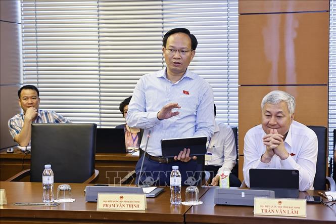 Đại biểu Quốc hội tỉnh Bắc Ninh Phạm Văn Thịnh phát biểu. Ảnh: Doãn Tấn - TTXVN