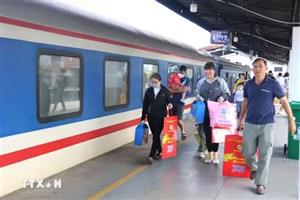 Tổng Liên đoàn lấy ý kiến 3 phương án hoán đổi lịch nghỉ trong tháng Tư