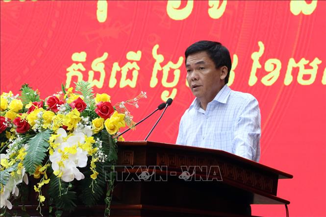 Giám đốc Sở Dân tộc và Tôn giáo thành phố Cần Thơ Lâm Hoàng Mẫu phát biểu tại buổi họp mặt. Ảnh: Trung Kiên - TTXVN