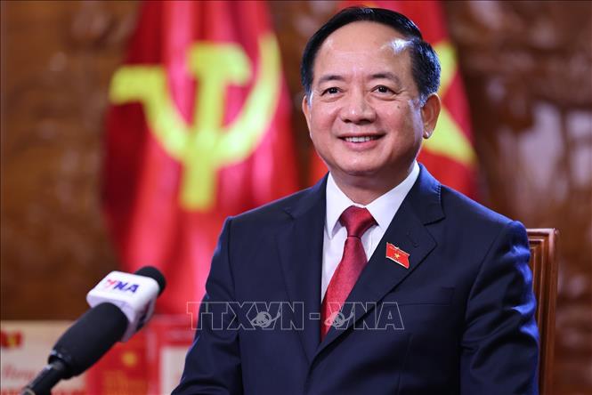 Đồng chí Trịnh Văn Quyết, Ủy viên Bộ Chính trị, Bí thư Trung ương Đảng, Trưởng ban Tuyên giáo và Dân vận Trung ương trả lời phỏng vấn Thông tấn xã Việt Nam. Ảnh: Minh Đức – TTXVN