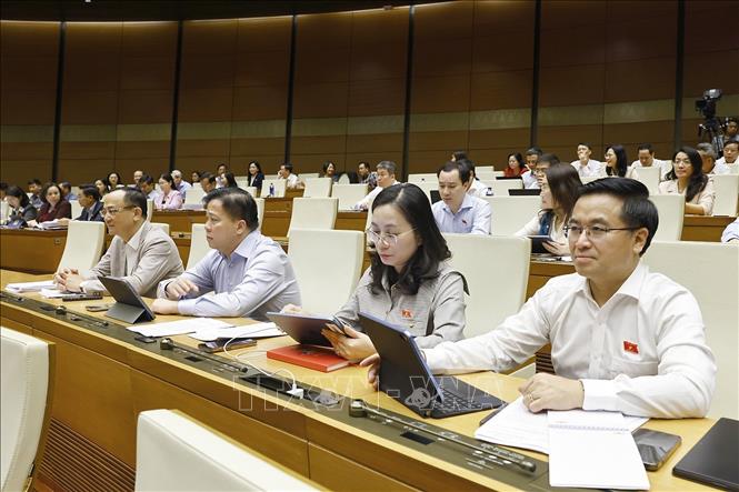 Đoàn đại biểu Quốc hội TP Hải Phòng dự phiên họp. Ảnh: Doãn Tấn - TTXVN