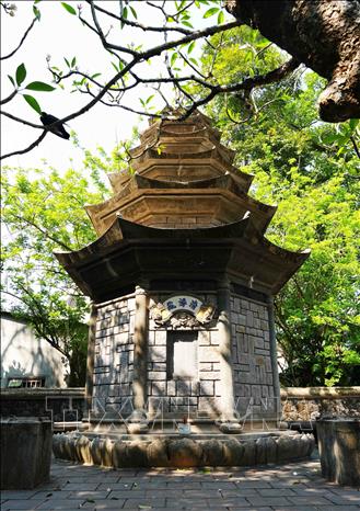 Khu mộ trong chùa Báo Quốc, thành phố Huế. Ảnh: Nguyên Lý - TTXVN