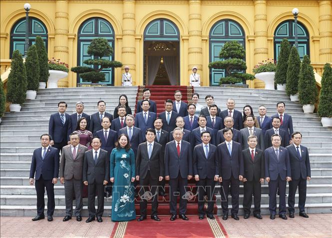 Tổng Bí thư, Chủ tịch nước Tô Lâm, nguyên Chủ tịch nước Lương Cường và các đại biểu. Ảnh: Thống Nhất – TTXVN