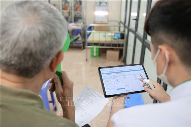 Khu vực khám mắt cho bệnh nhân tại điểm trạm Trương Định (Trạm Y tế phường Bạch Mai). Ảnh: Minh Quyết - TTXVN