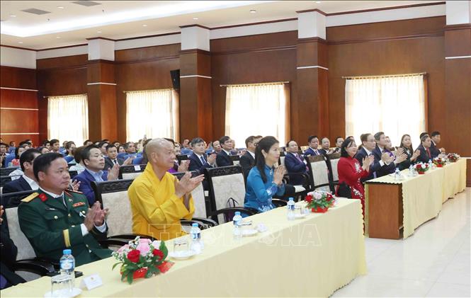  Cộng đồng người Việt tại Lào dự buổi gặp mặt. Ảnh: Phương Hoa - TTXVN