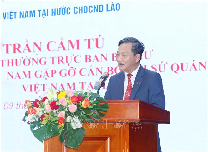 Đại sứ Việt Nam tại Lào Nguyễn Minh Tâm phát biểu tại buổi gặp mặt. Ảnh: Phương Hoa - TTXVN