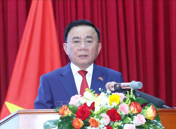 Đồng chí Trần Cẩm Tú, Uỷ viên Bộ Chính trị, Thường trực Ban Bí thư phát biểu tại buổi gặp mặt. Ảnh: Phương Hoa - TTXVN