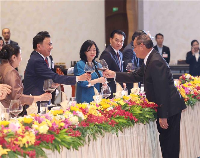 Thường trực Ban Bí thư Trần Cẩm Tú dự chiêu đãi trọng thể do Thường trực Ban Bí thư Trung ương Đảng nhân dân Cách mạng Lào Vilay Lakhamphong chủ trì Ảnh: Phương Hoa - TTXVN