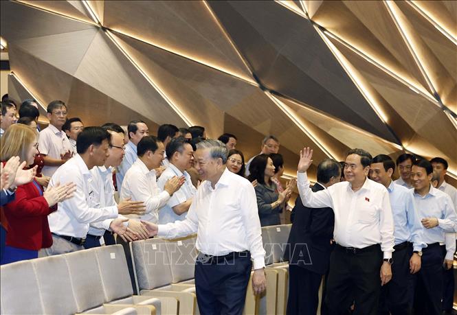 Tổng Bí thư, Chủ tịch nước Tô Lâm, Chủ tịch Quốc hội Trần Thanh Mẫn cùng các đồng chí lãnh đạo Đảng, Nhà nước dự Chương trình nghệ thuật 