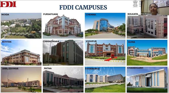 Bà Renu Sharma từ Viện Thiết kế và Phát triển Giày dép Ấn Độ (FDDI) giới thiệu về các chi nhánh của FDDI. Ảnh: Ngọc Thúy - P/v TTXVN tại New Delhi