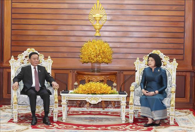 Thường trực Ban Bí thư Trần Cẩm Tú hội kiến Chủ tịch Quốc hội Campuchia Khuon Sudary. Ảnh: Phương Hoa - TTXVN