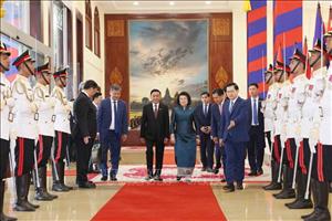 Lễ đón trọng thể Ủy viên Bộ Chính trị, Thường trực Ban Bí thư Trần Cẩm Tú thăm chính thức Vương quốc Campuchia
