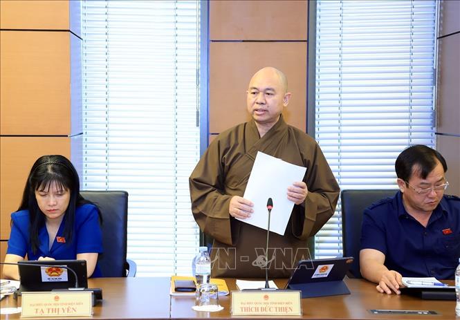 Đại biểu Quốc hội tỉnh Điện Biên Thích Đức Thiện phát biểu. Ảnh: Tuấn Anh - TTXVN