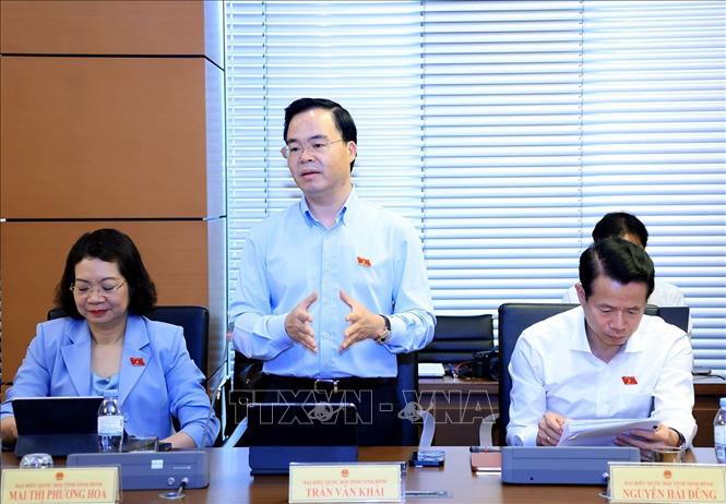 Đại biểu Quốc hội tỉnh Ninh Bình Trần Văn Khải phát biểu. Ảnh: Tuấn Anh - TTXVN