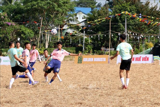 Trận thi đấu giữa 2 đội bóng chùa Bét - tôn và chùa Prék On Đợt 2. Ảnh: Trung Kiên - TTXVN