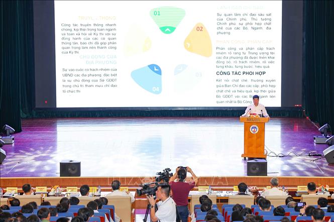 Cục trưởng Cục Quản lý chất lượng (Bộ GD&ĐT) Huỳnh Văn Chương chia sẻ một số điểm mới trong Kỳ thi tốt nghiệp THPT năm 2026. Ảnh: Thanh Tùng - TTXVN 