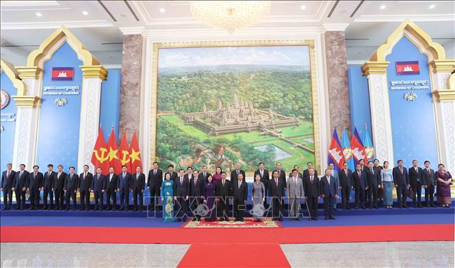 Đại biểu hai nước tham dự hội đàm chụp ảnh chung. Ảnh: Phương Hoa - TTXVN