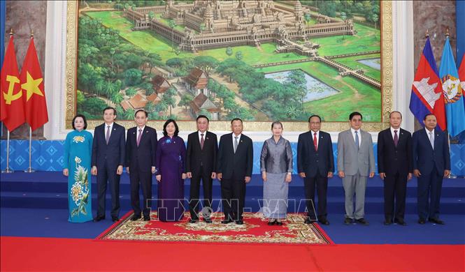 Các đồng chí lãnh đạo cấp cao hai Đảng tham dự hội đàm. Ảnh: Phương Hoa - TTXVN