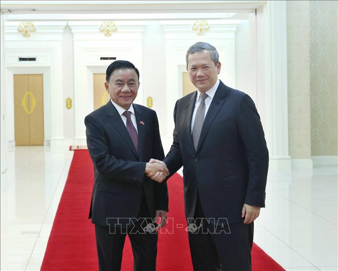 Thường trực Ban Bí thư Trần Cẩm Tú hội kiến Thủ tướng Campuchia Hun Manet. Ảnh: Phương Hoa - TTXVN