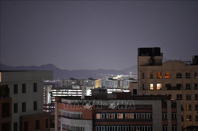 Ngày 8/4/2026, Hội đồng An ninh Quốc gia Tối cao Iran đã xác nhận về thỏa thuận ngừng bắn kéo dài 2 tuần do Pakistan làm trung gian và được thông qua dưới sự chấp thuận của Lãnh tụ Tối cao Iran Mojtaba Khamenei. Ảnh: Quang cảnh thủ đô Tehran, Iran, ngày 8/4/2026. Ảnh: THX/TTXVN 