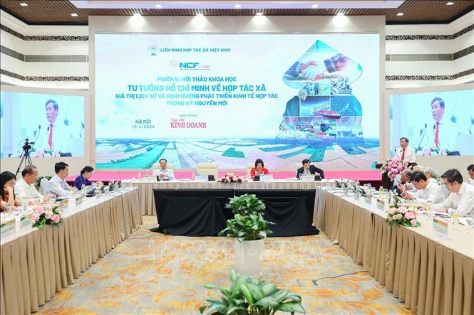 GS.TS Lê Văn Lợi, Uỷ viên BCH Trung ương Đảng, Chủ tịch Viện Hàn lâm khoa học xã hội Việt Nam, Phó chủ tịch Hội đồng lý luận Trung ương phát biểu tại Hội thảo. Ảnh: Lê Đông - TTXVN