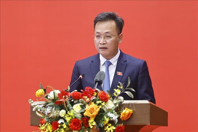 Đồng chí Nguyễn Hữu Nghĩa, Uỷ viên Trung ương Đảng, Uỷ viên Ban Thường vụ Đảng uỷ Quốc hội, Uỷ viên Uỷ ban Thường vụ Quốc hội, Bí thư Đảng uỷ, Tổng Kiểm toán Nhà nước phát biểu nhận nhiệm vụ. Ảnh: Doãn Tấn – TTXVN