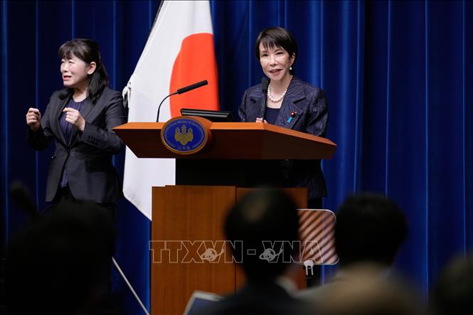 (Tư liệu) Thủ tướng Nhật Bản, Chủ tịch LDP Sanae Takaichi phát biểu tại cuộc họp báo ở Tokyo. Ảnh: THX/TTXVN