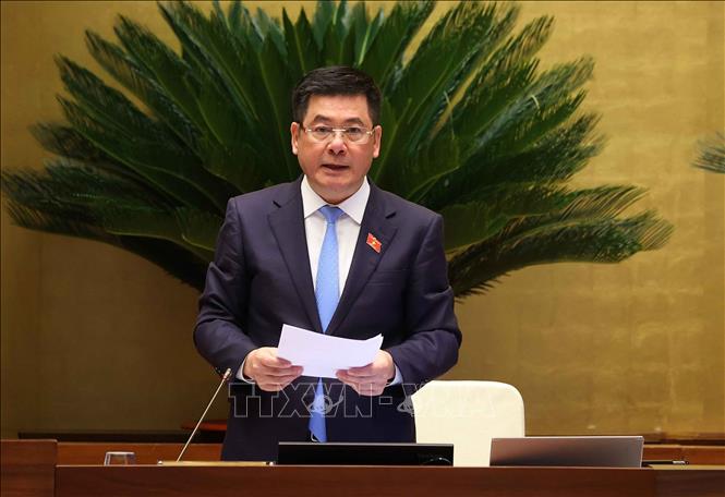 Phó Chủ tịch Quốc hội Nguyễn Hồng Diên điều hành phiên họp. Ảnh: Văn Điệp - TTXVN 