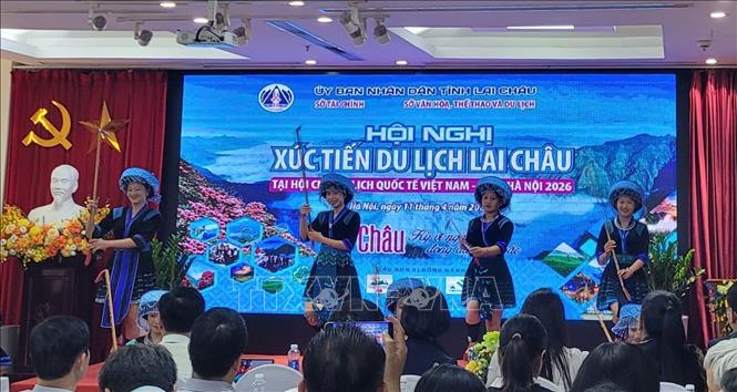 Tiết mục văn nghệ tại Hội nghị. Ảnh: Phương Thanh-TTXVN