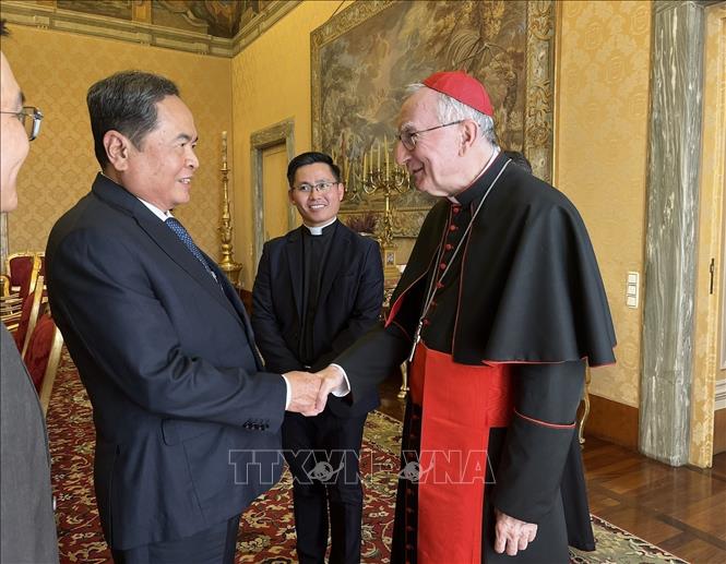NA Chairman Tran Thanh Man meets with Vatican Secretary of State Pietro Parolin. VNA Photo