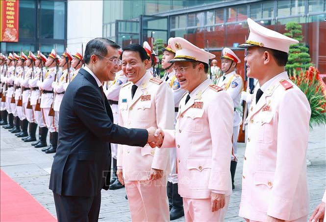 Thủ tướng Lê Minh Hưng dự Lễ kỷ niệm 80 năm Ngày truyền thống lực lượng Cảnh sát Quản lý hành chính về trật tự xã hội. Ảnh: Dương Giang-TTXVN 