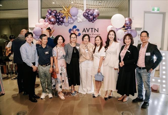 Các khách mời tham dự sự kiện ra mắt AVTN tại thành phố Perth. Ảnh: TTXVN phát