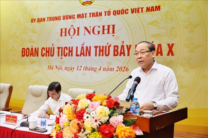 Đồng chí Hoàng Công Thủy, Phó Chủ tịch UBTW MTTQ Việt Nam trình bày Dự thảo Báo cáo chính trị trình Đại hội đại biểu toàn quốc MTTQ Việt Nam lần thứ XI, nhiệm kỳ 2026 – 2031. Ảnh: Minh Đức – TTXVN