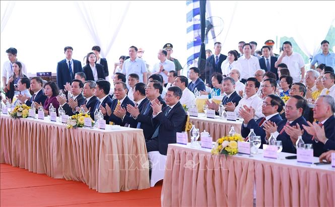 Thủ tướng Lê Minh Hưng dự Lễ khởi công Dự án tuyến đường sắt tốc độ cao Hà Nội - Quảng Ninh. Ảnh: Dương Giang - TTXVN

