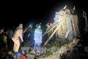 Giải cứu tài xế bị mắc kẹt trong cabin bị biến dạng khi xe lao xuống vực sâu