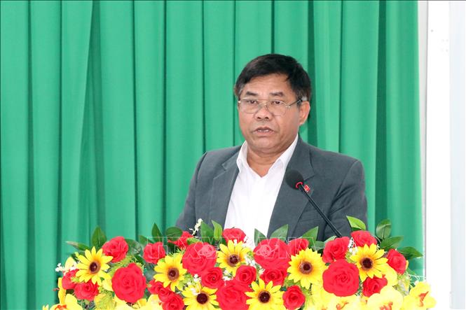 Thứ trưởng Bộ Dân tộc và Tôn giáo Y Thông phát biểu tại chuyến thăm. Ảnh: Trung Kiên - TTXVN