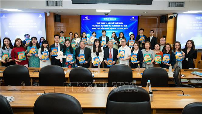 Các khách mời với bộ sách 