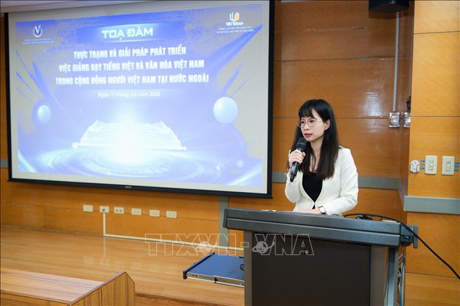 Bà Ngô Phương Thảo - Phó Chủ nhiệm Văn phòng Kinh tế Văn hóa Việt Nam tại Đài Bắc, phát biểu chào mừng chương trình. Ảnh: TTXVN phát